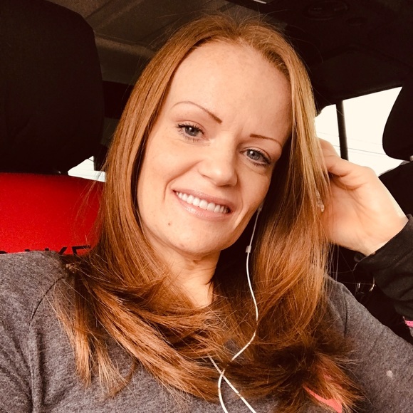 Meet your Posher, Katie - Picture 2 of 9